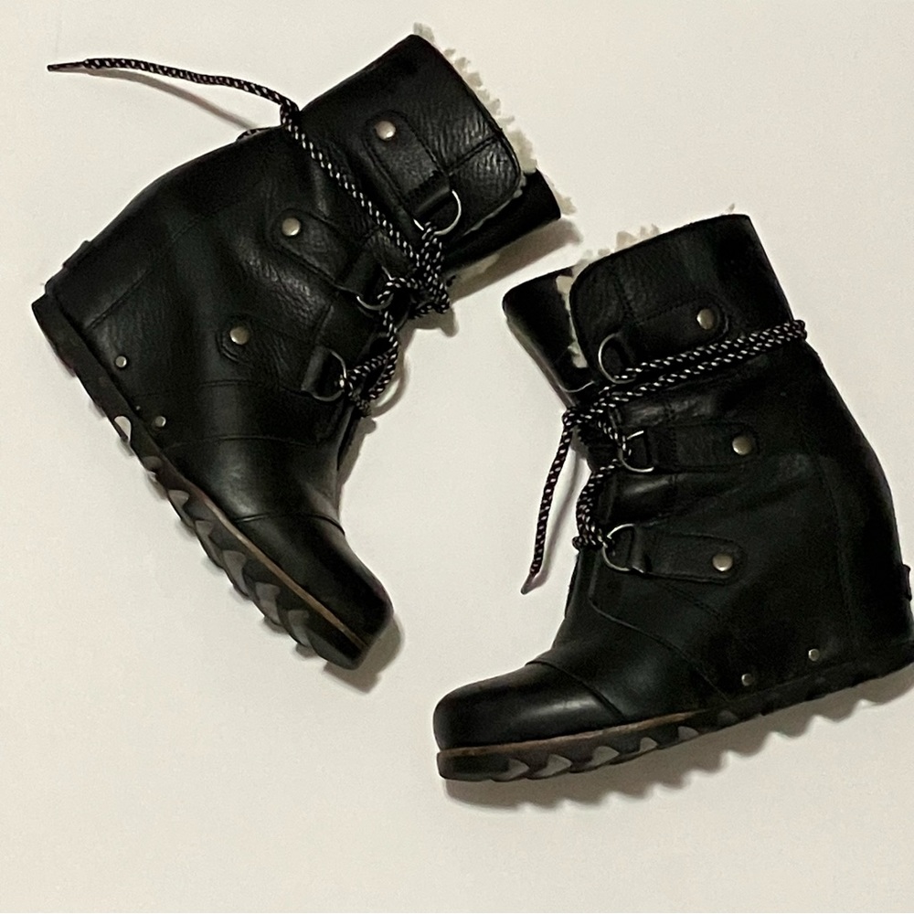 Sorel Wedge Shearling Boots 6.5 Joan of Arctic Wedge